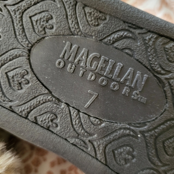 Magellan Chelsea Slip On Botties 7. Tan Suede Slippers with Faux Fur Lining - Picture 9 of 14